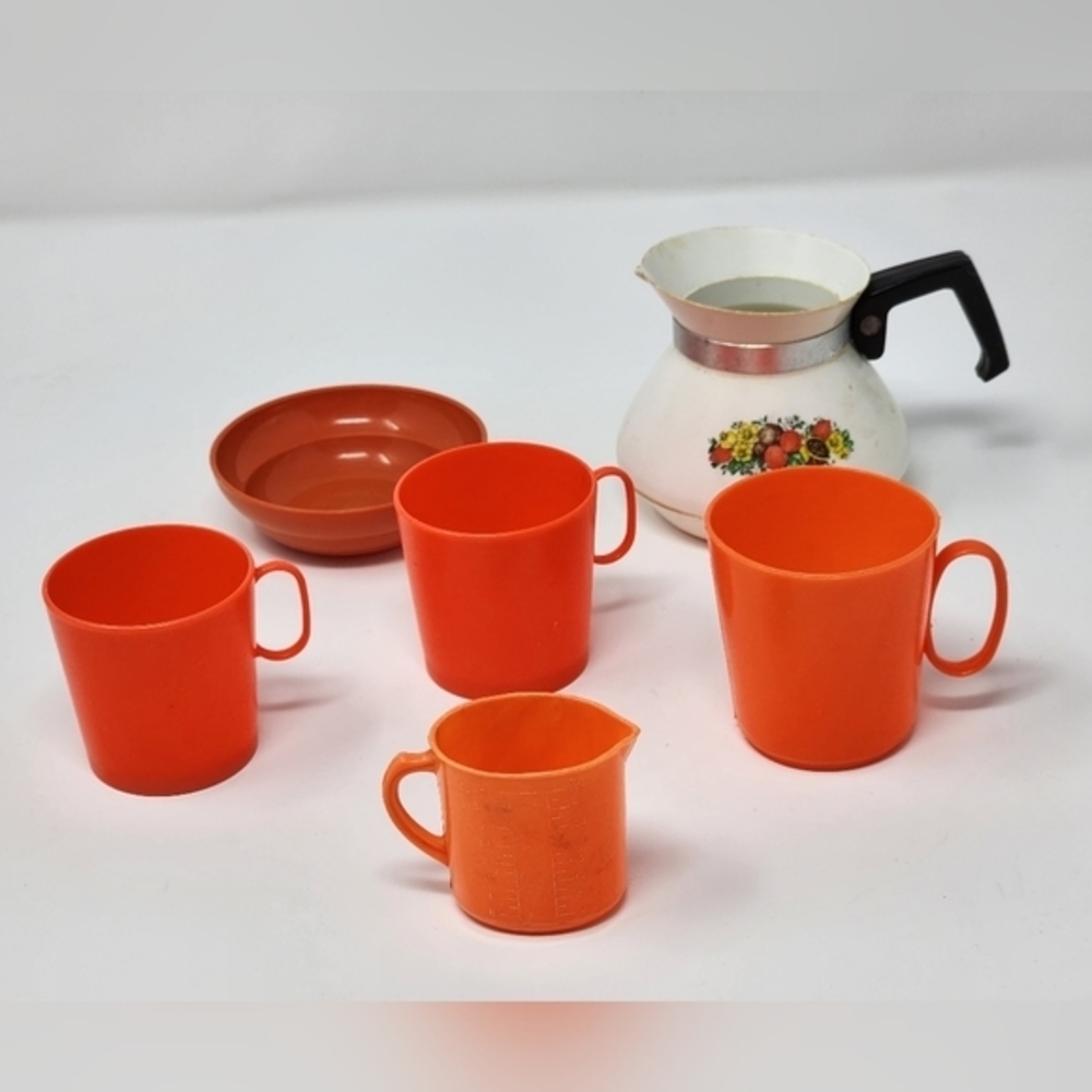 Vntg Toys1Tupperware 3Aluminum Specialty 1Bright Star Measuring Cup 1Corningware
